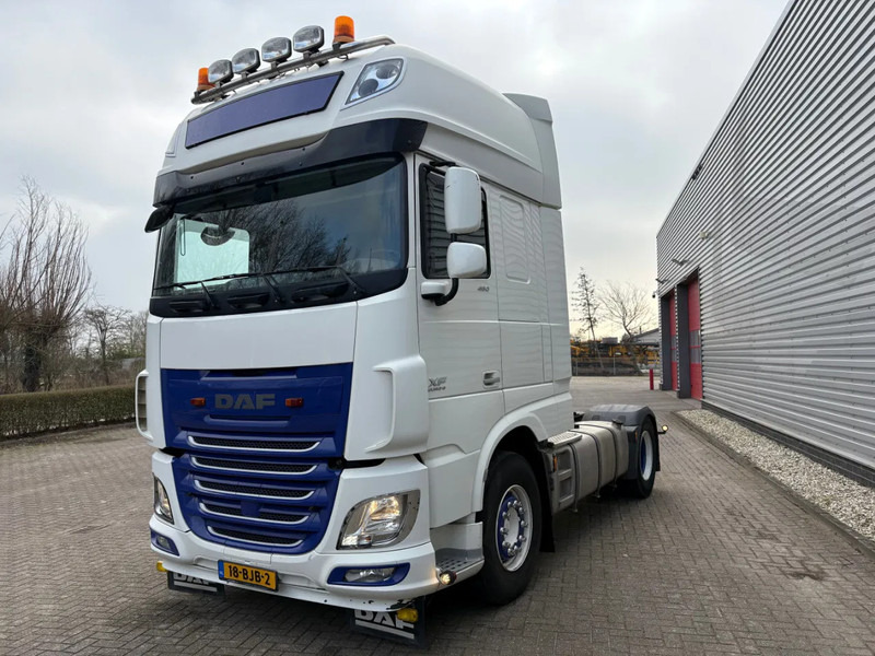 DAF XF 460 4x2 / APK - TUV JANUARI 2026 / HOLLAND TRUCK / ADR KLASSE I II III / 2 BEDS / - Tractor unit: picture 2 DAF XF 460 4x2 / APK - TUV JANUARI 2026 / HOLLAND TRUCK / ADR KLASSE I II III / 2 BEDS / - Tractor unit: picture 2