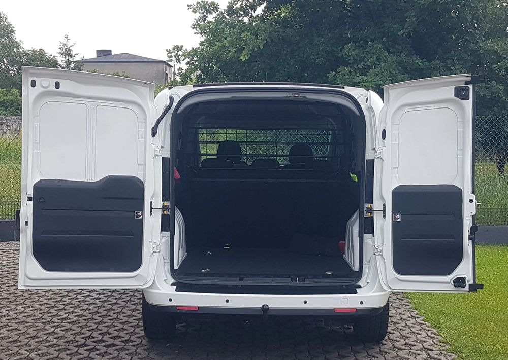 Fiat Doblo 1.6 Multijet 16V Easy - Car: picture 5 Fiat Doblo 1.6 Multijet 16V Easy - Car: picture 5