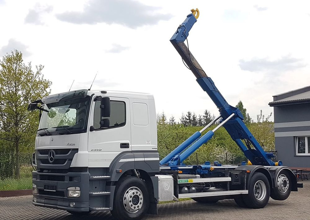 Mercedes-Benz AXOR ACTROS 2540 HAKOWIEC 3 OSIE - Hook lift truck: picture 2 Mercedes-Benz AXOR ACTROS 2540 HAKOWIEC 3 OSIE - Hook lift truck: picture 2