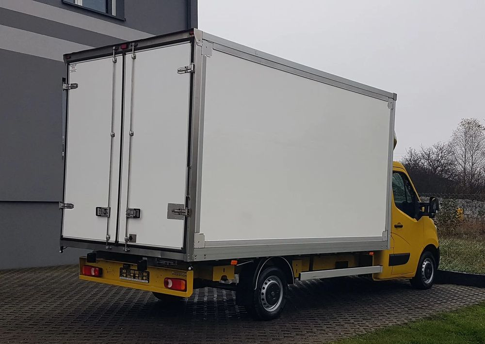 Renault MASTER KONTENER 8EP 4,21x2,23x2,22 KLIMA MANUAL KRAJOWY 6-BIEGÓW - Closed box van: picture 4 Renault MASTER KONTENER 8EP 4,21x2,23x2,22 KLIMA MANUAL KRAJOWY 6-BIEGÓW - Closed box van: picture 4