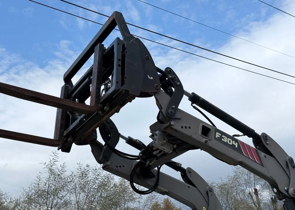 Claas * Ciągnik Traktor CLAAS 240 F NEXOS * 4x4 * Sadowniczy * Tur MX F304 * TUZ * Wałek WOM - Farm tractor: picture 5 Claas * Ciągnik Traktor CLAAS 240 F NEXOS * 4x4 * Sadowniczy * Tur MX F304 * TUZ * Wałek WOM - Farm tractor: picture 5