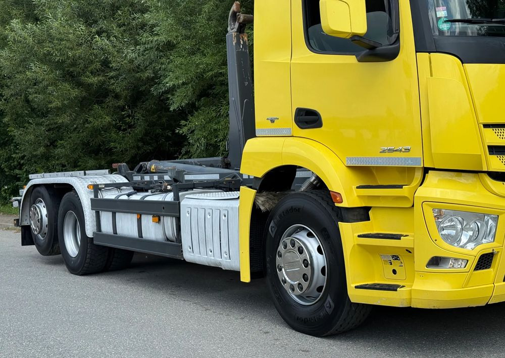 Mercedes-Benz * Hakowiec * Mercedes Antos 2543 * Sprowadzony * Stan Perfekcyjny - Hook lift truck: picture 5 Mercedes-Benz * Hakowiec * Mercedes Antos 2543 * Sprowadzony * Stan Perfekcyjny - Hook lift truck: picture 5