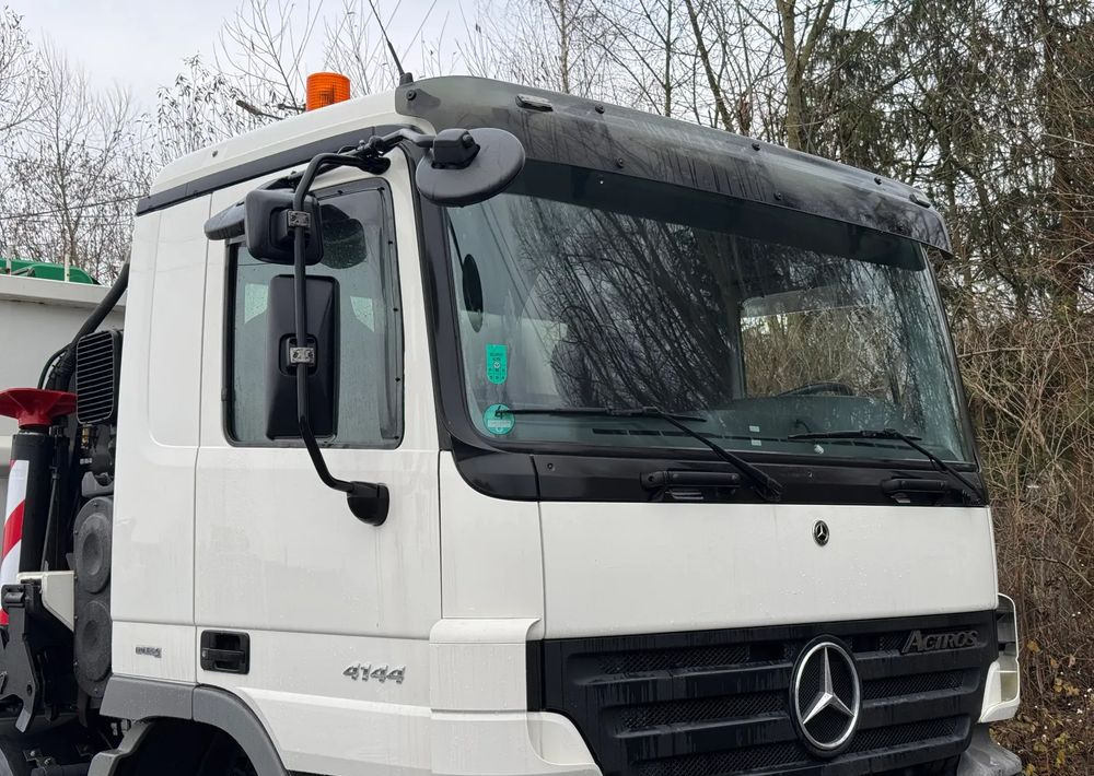 Mercedes-Benz * Mercedes 8x6  Actros 4144 * HDS Palfinger 150002 + FLY JIB PJ 170 * Dźwig * 40 TON * Wyciągarka * 35 Metrów * Kosz * - Crane truck: picture 3 Mercedes-Benz * Mercedes 8x6  Actros 4144 * HDS Palfinger 150002 + FLY JIB PJ 170 * Dźwig * 40 TON * Wyciągarka * 35 Metrów * Kosz * - Crane truck: picture 3