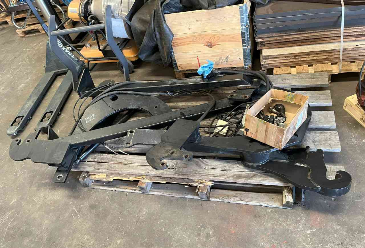 BMH Palas SC 370 Front-laders / Frontlader / Voorlader / Tractoren - Front loader for tractor: picture 5 BMH Palas SC 370 Front-laders / Frontlader / Voorlader / Tractoren - Front loader for tractor: picture 5