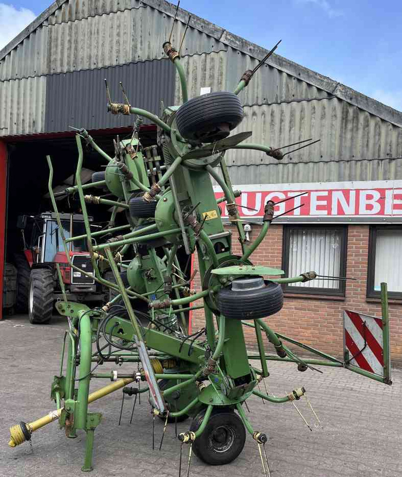 Krone KW 8.80/8 Schudder Tedder Kreiselheuer weidebouwmachines - Tedder/ Rake: picture 3 Krone KW 8.80/8 Schudder Tedder Kreiselheuer weidebouwmachines - Tedder/ Rake: picture 3