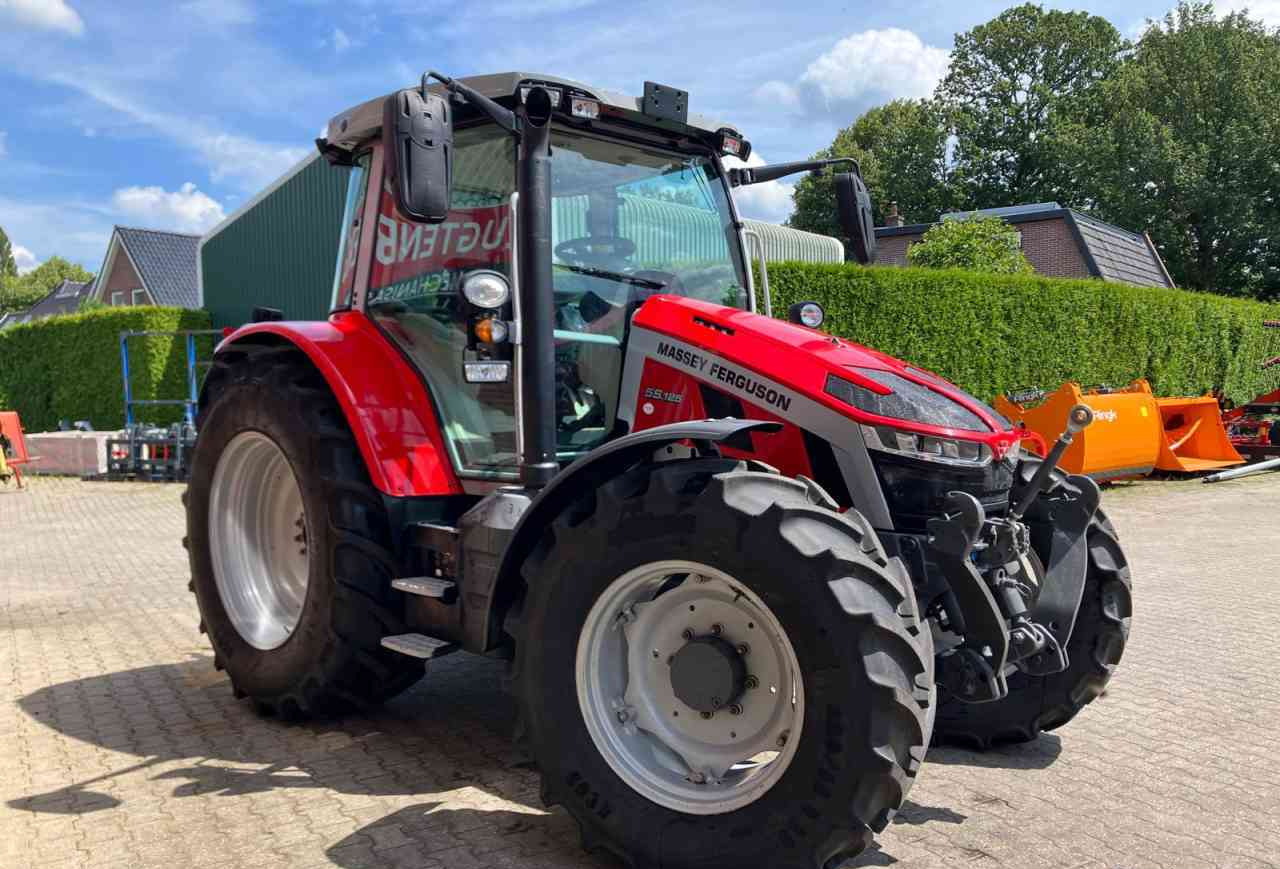 Massey Ferguson 5S.125 Dyna-4 Essential tractoren. - Farm tractor: picture 2 Massey Ferguson 5S.125 Dyna-4 Essential tractoren. - Farm tractor: picture 2