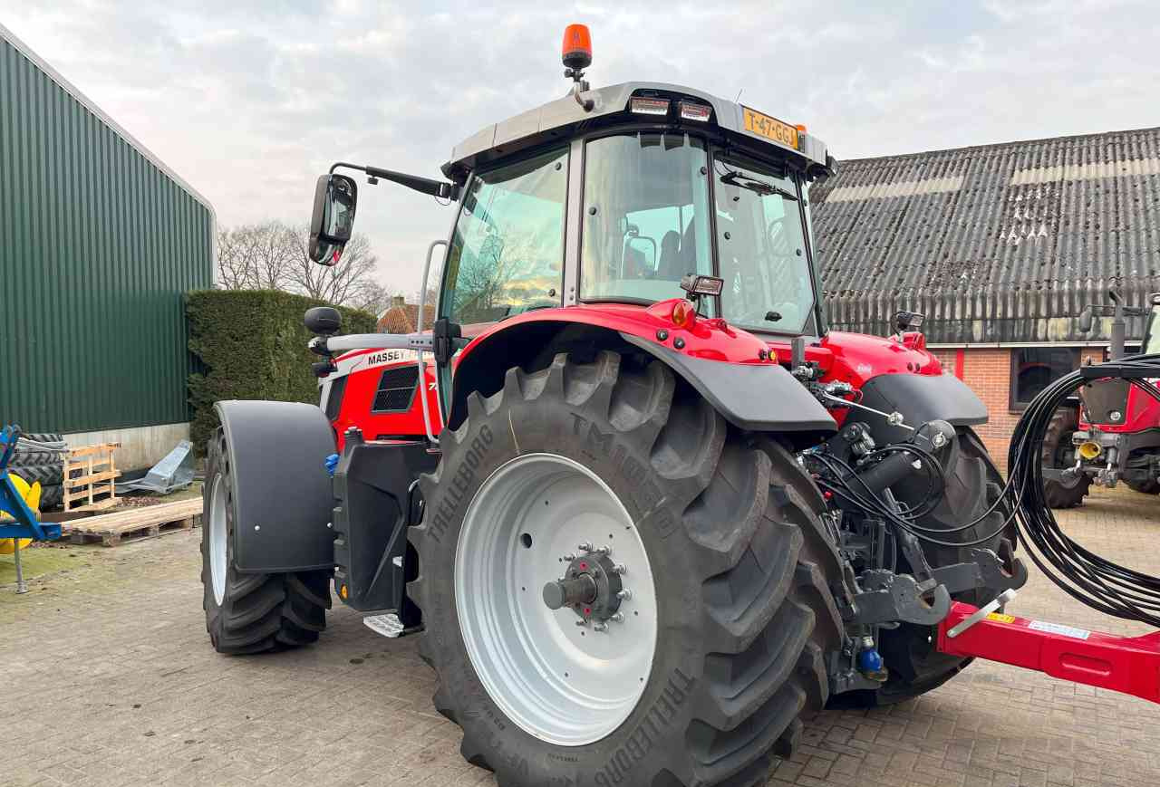 Massey Ferguson 7S.210 Dyna-VT Exclusive Tractoren - Farm tractor: picture 3 Massey Ferguson 7S.210 Dyna-VT Exclusive Tractoren - Farm tractor: picture 3