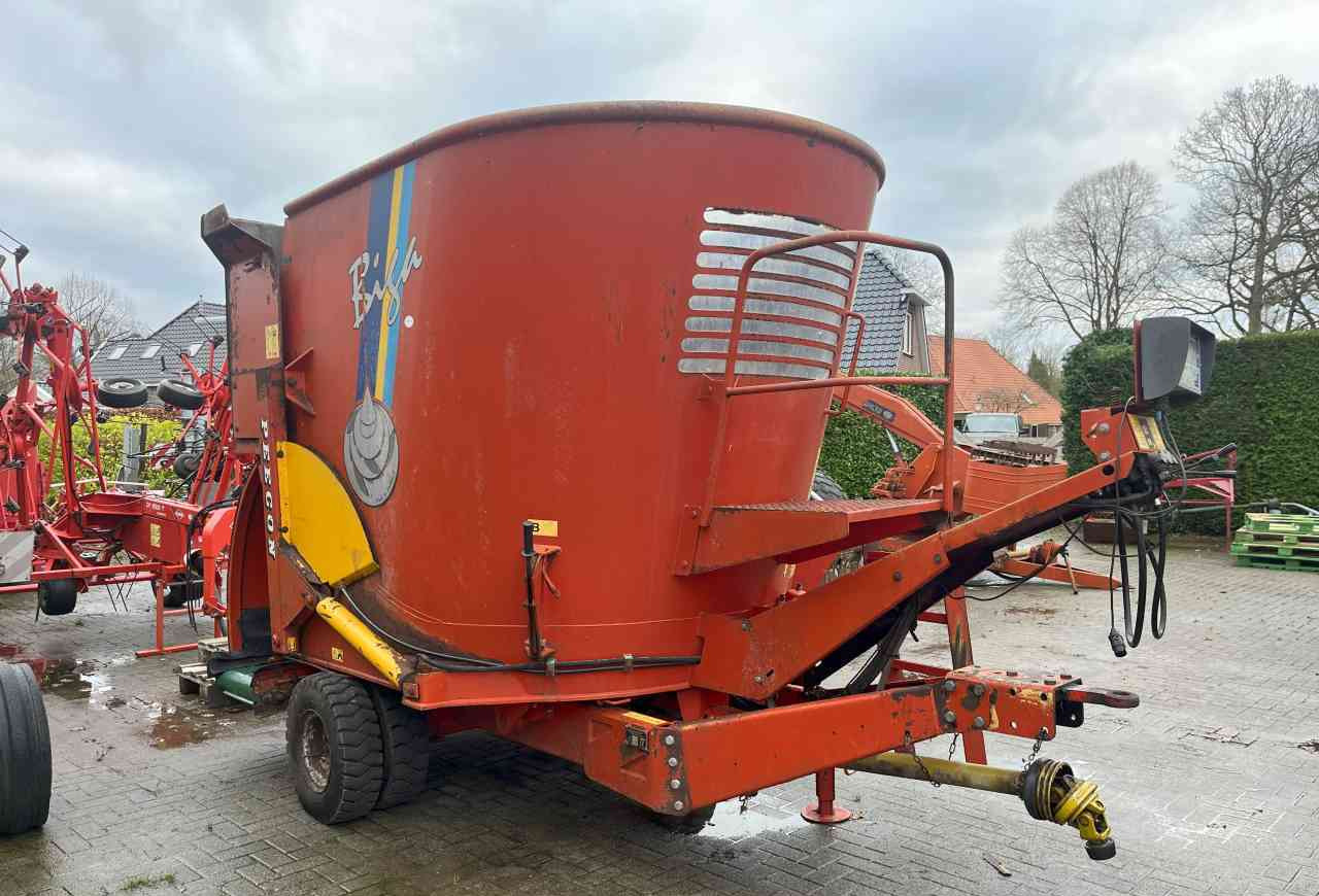 Peecon BIGA 10 voermengwagen, laadklep, voermachines - Forage mixer wagon: picture 3 Peecon BIGA 10 voermengwagen, laadklep, voermachines - Forage mixer wagon: picture 3