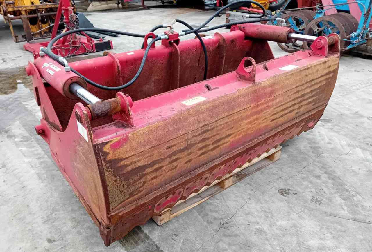 Redrock Allround 85-200 kuilhapper Volvo L30 aansl. voermachines - Silage equipment: picture 2 Redrock Allround 85-200 kuilhapper Volvo L30 aansl. voermachines - Silage equipment: picture 2