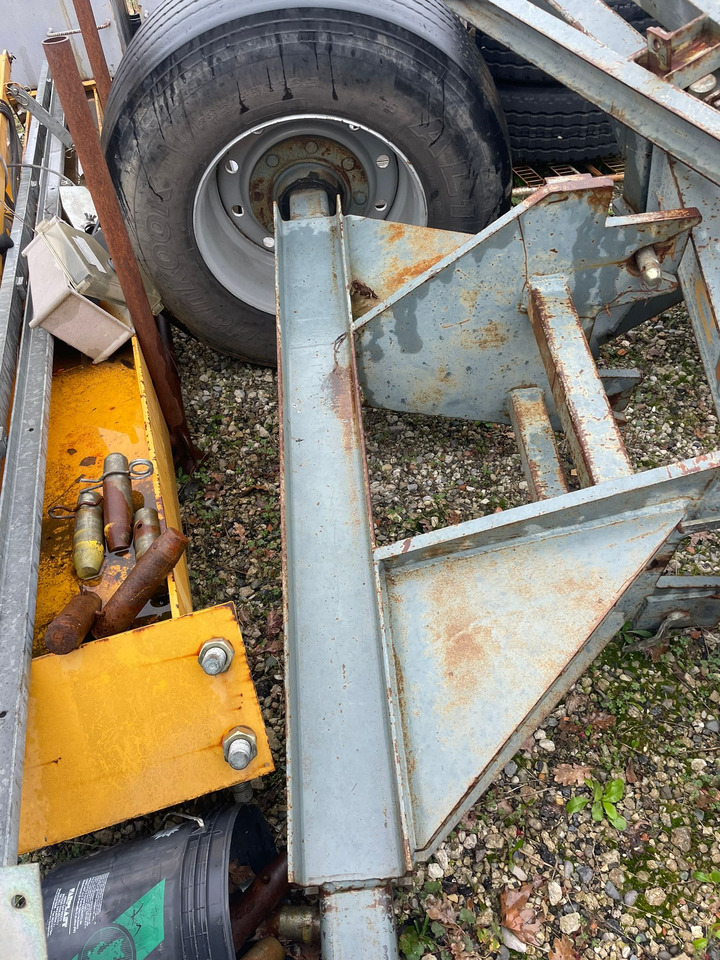 Liebherr - Self-erecting tower crane: picture 1 Liebherr - Self-erecting tower crane: picture 1