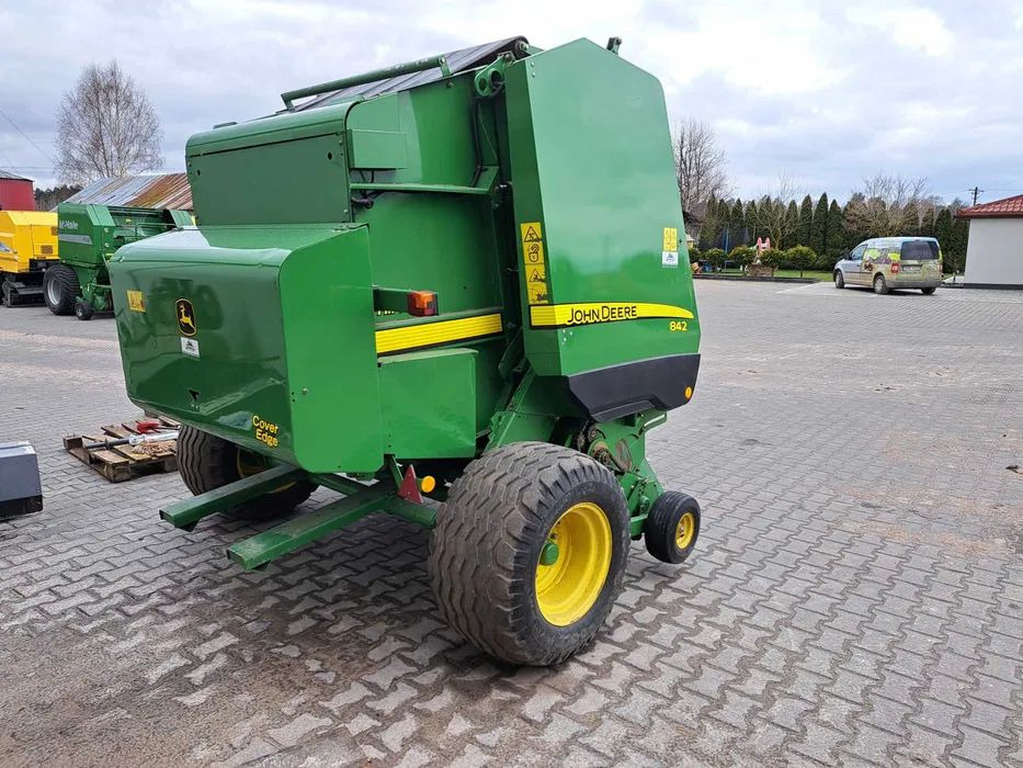 John Deere 842 - Round baler: picture 5 John Deere 842 - Round baler: picture 5