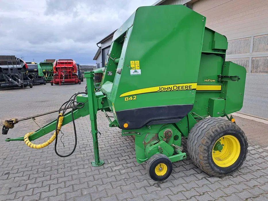 John Deere 842 - Round baler: picture 3 John Deere 842 - Round baler: picture 3