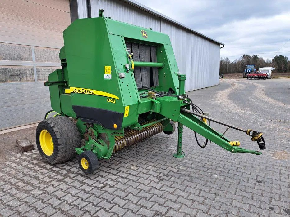 John Deere 842 - Round baler: picture 4 John Deere 842 - Round baler: picture 4