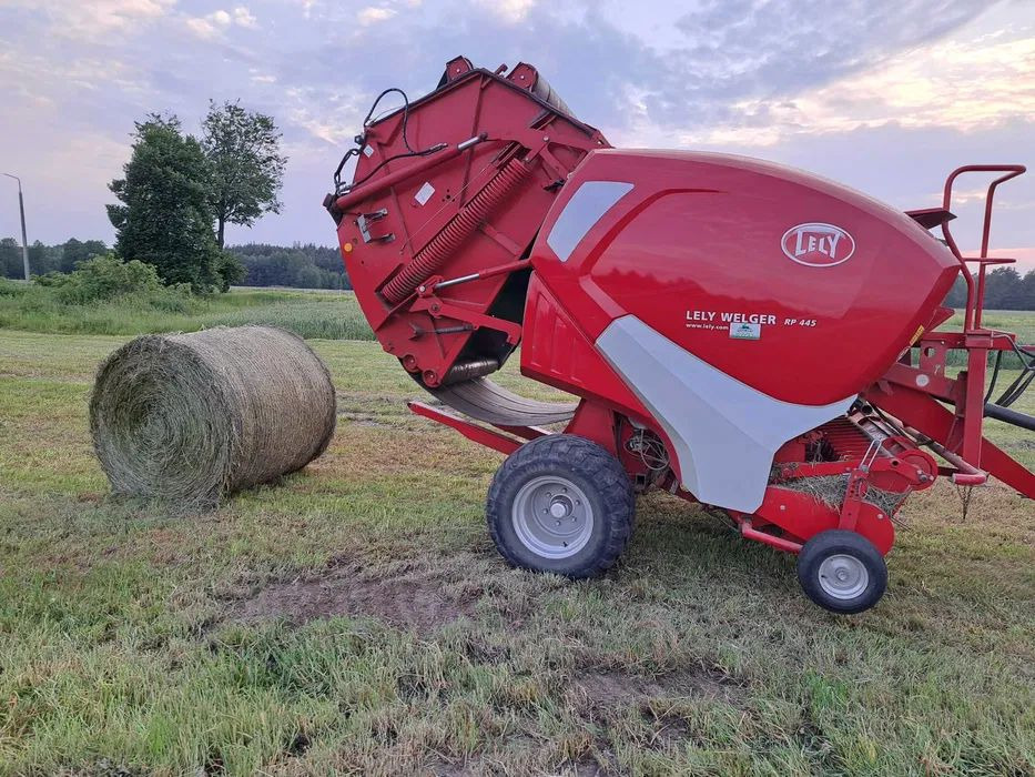 Lely Welger RP 445 - Round baler: picture 1 Lely Welger RP 445 - Round baler: picture 1