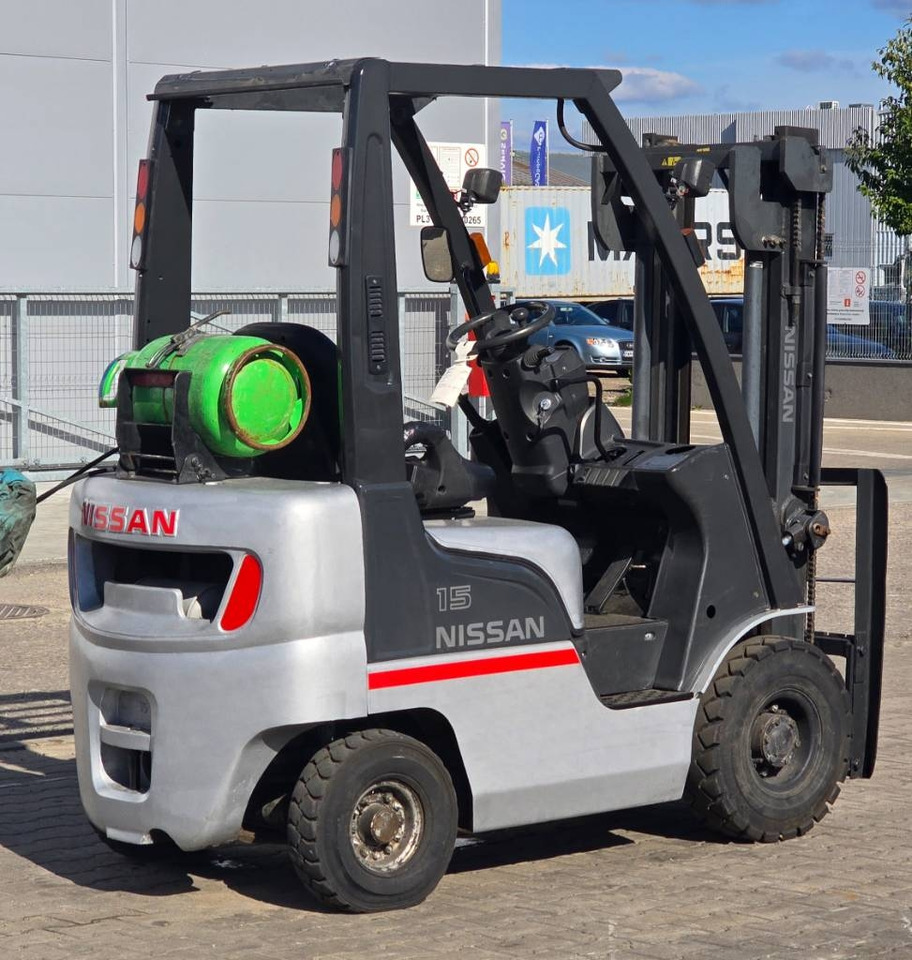 Nissan L01A15 - LPG forklift: picture 2 Nissan L01A15 - LPG forklift: picture 2