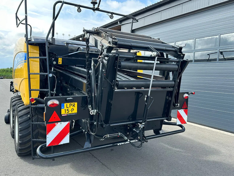 New Holland Bigbaler 1270 plus cropcutter - Agricultural machinery: picture 5 New Holland Bigbaler 1270 plus cropcutter - Agricultural machinery: picture 5