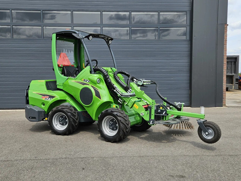 Avant E527 Rental mini-shovel - Compact track loader: picture 1 Avant E527 Rental mini-shovel - Compact track loader: picture 1