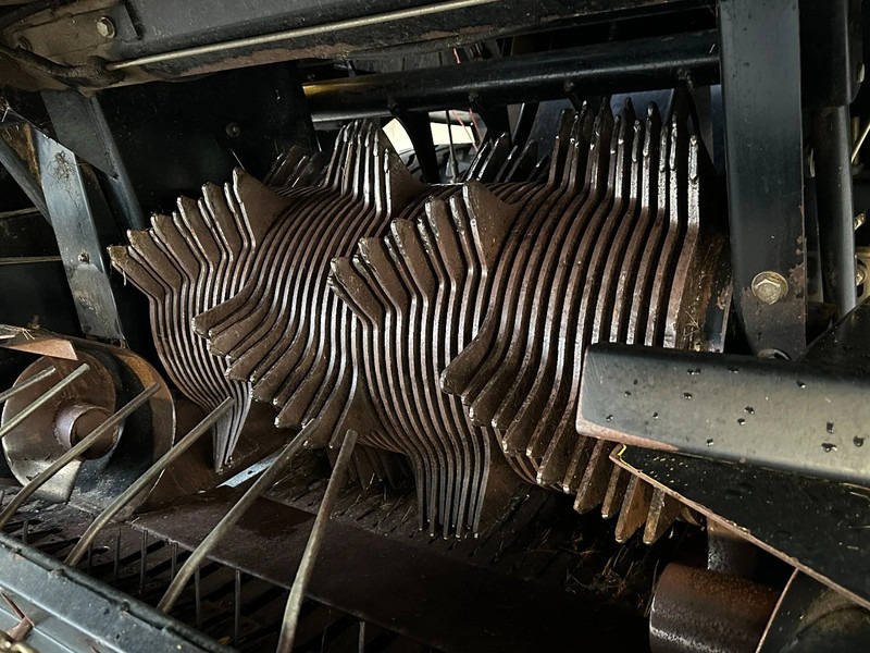 New Holland BB9060 Cropcutter - Square baler: picture 5 New Holland BB9060 Cropcutter - Square baler: picture 5