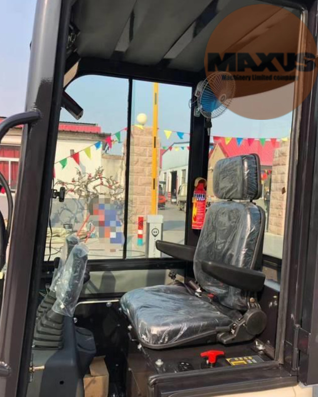 MAXUS MiniKoparka MAXUS 38KM klima 1700 kg - Mini excavator: picture 5 MAXUS MiniKoparka MAXUS 38KM klima 1700 kg - Mini excavator: picture 5