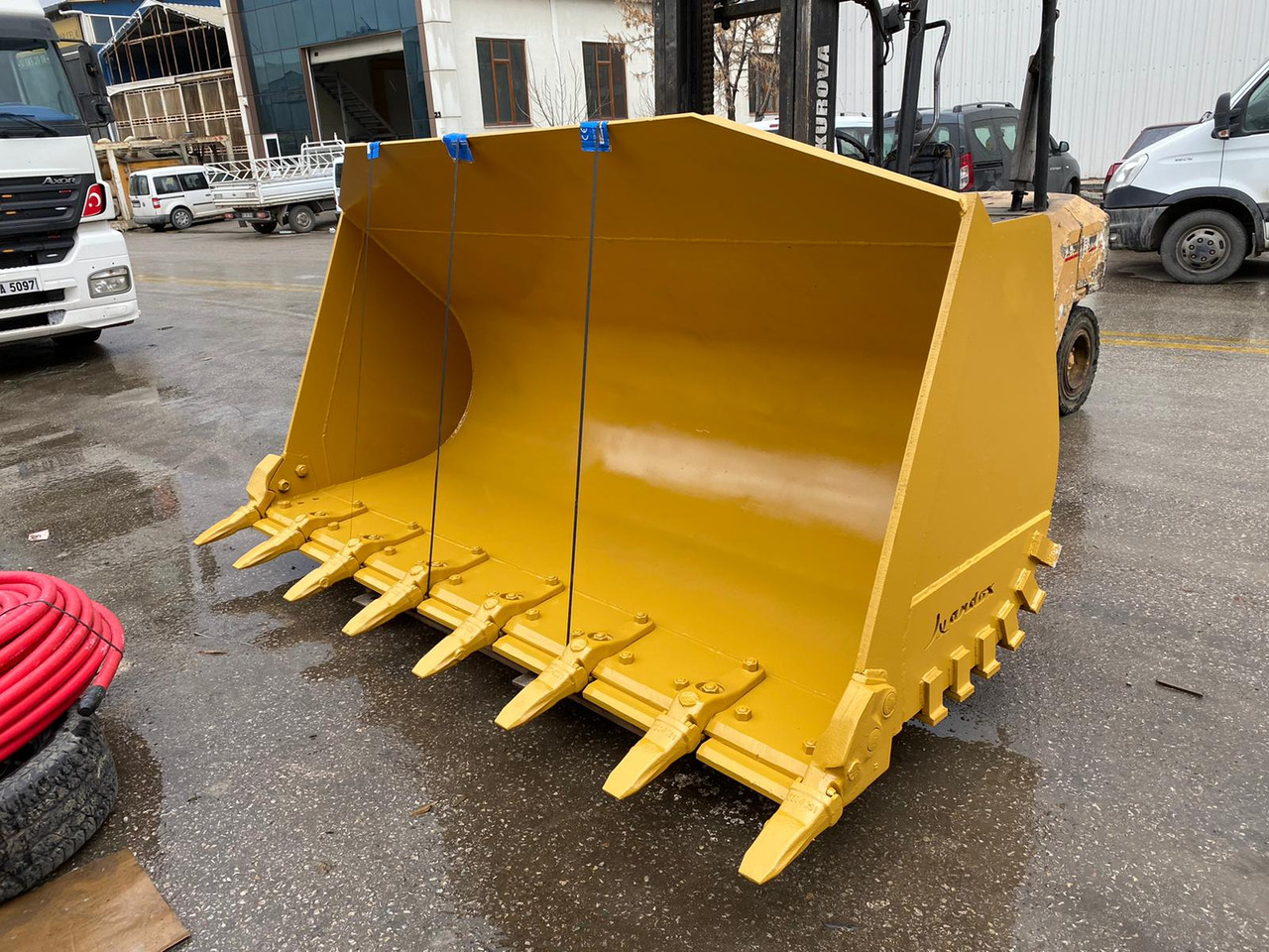 CAT 950 - Loader bucket for Loader: picture 1 CAT 950 - Loader bucket for Loader: picture 1