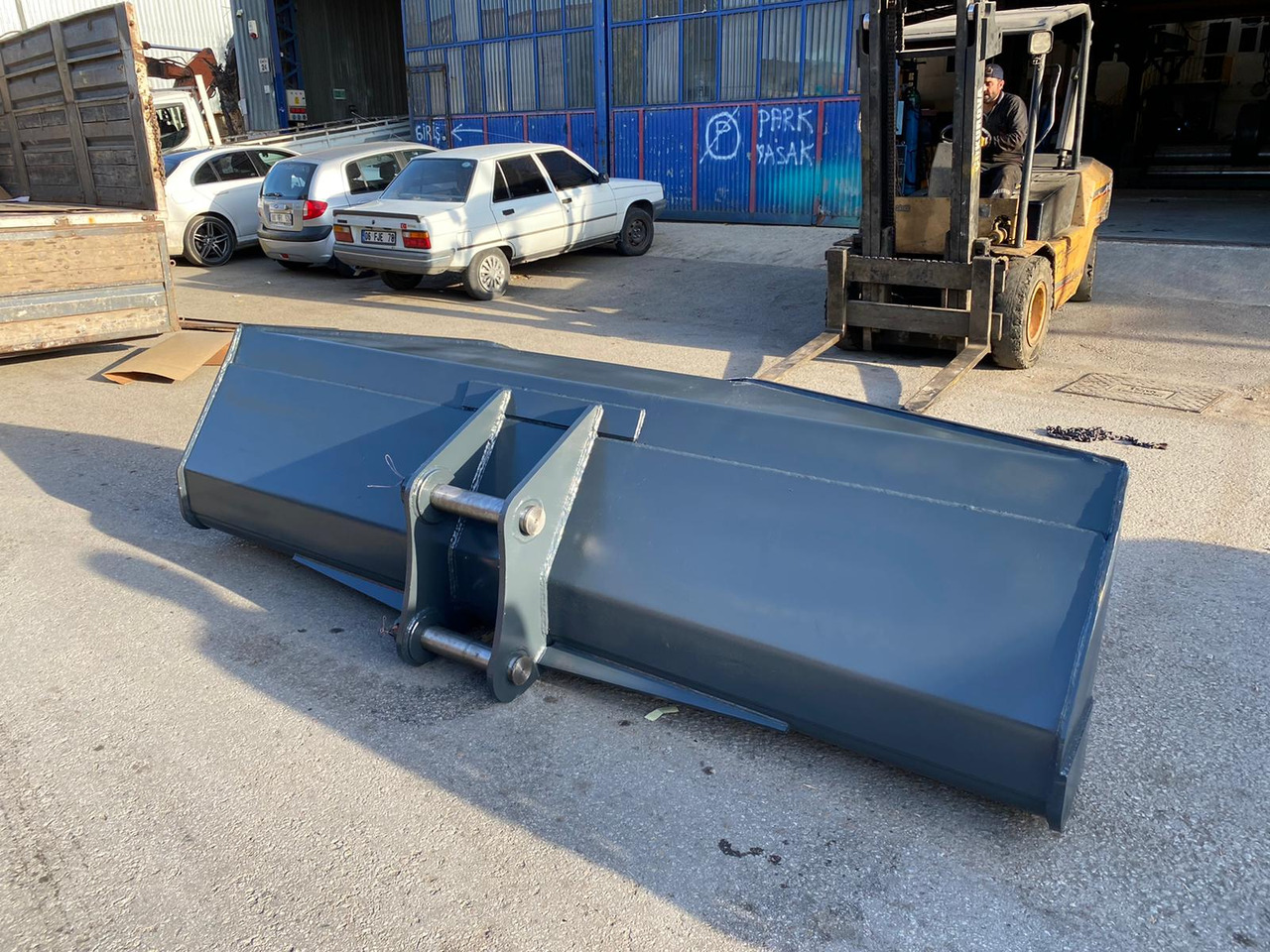 Komatsu PC200 - Excavator bucket for Construction machinery: picture 4 Komatsu PC200 - Excavator bucket for Construction machinery: picture 4