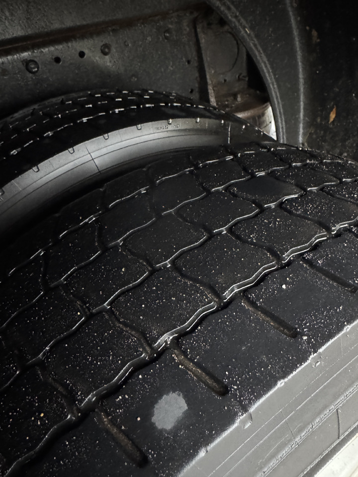 MAN 12.250 - Curtainsider truck: picture 5 MAN 12.250 - Curtainsider truck: picture 5