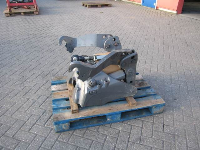 Valtra T4 originele fronthef - Spare parts for Agricultural machinery: picture 2 Valtra T4 originele fronthef - Spare parts for Agricultural machinery: picture 2