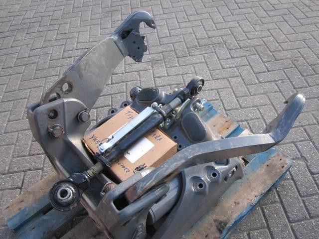 Valtra T4 originele fronthef - Spare parts for Agricultural machinery: picture 3 Valtra T4 originele fronthef - Spare parts for Agricultural machinery: picture 3