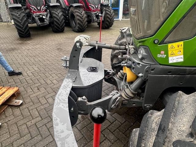 Trekkerbumper Tractorbumper met opbergkist - Spare parts for Agricultural machinery: picture 5 Trekkerbumper Tractorbumper met opbergkist - Spare parts for Agricultural machinery: picture 5