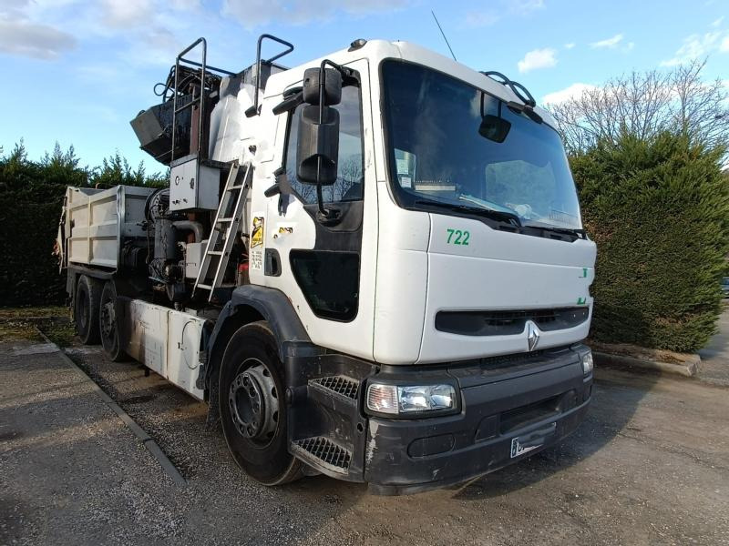 Renault - Asphalt distributor: picture 1 Renault - Asphalt distributor: picture 1