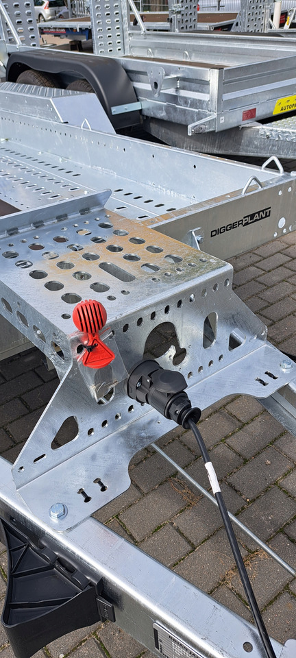 PRZYCZEPA Z RAMPĄ POD KOPARKĘ DO MINIKOPARKI 3500 / TRAILER WITH RAMPS FOR EXCAVATOR MINI EXCAVATOR 3500 - Plant trailer: picture 5 PRZYCZEPA Z RAMPĄ POD KOPARKĘ DO MINIKOPARKI 3500 / TRAILER WITH RAMPS FOR EXCAVATOR MINI EXCAVATOR 3500 - Plant trailer: picture 5