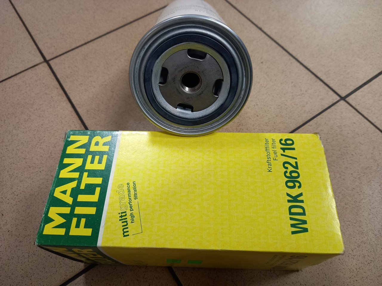 MANN-FILTER IVECO - Fuel filter: picture 1 MANN-FILTER IVECO - Fuel filter: picture 1