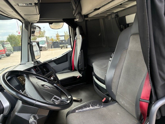 Renault Trucks T - Tractor unit: picture 5 Renault Trucks T - Tractor unit: picture 5