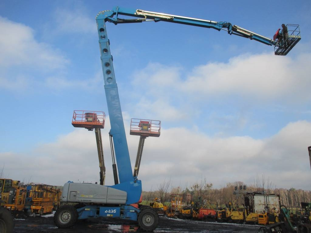 Genie Z 135 - Articulated boom: picture 1 Genie Z 135 - Articulated boom: picture 1