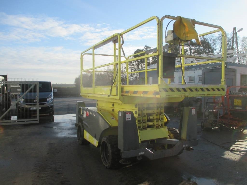 Haulotte Compact 12 DX - Scissor lift: picture 5 Haulotte Compact 12 DX - Scissor lift: picture 5