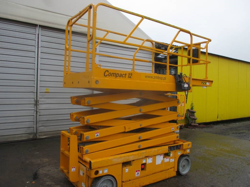 Haulotte Compact 12 - Scissor lift: picture 2 Haulotte Compact 12 - Scissor lift: picture 2