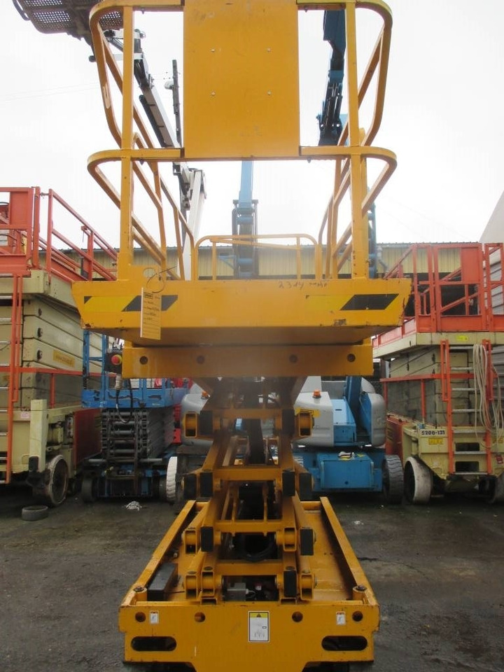 Haulotte Compact 12 leasing Haulotte Compact 12: picture 7 Haulotte Compact 12 leasing Haulotte Compact 12: picture 7