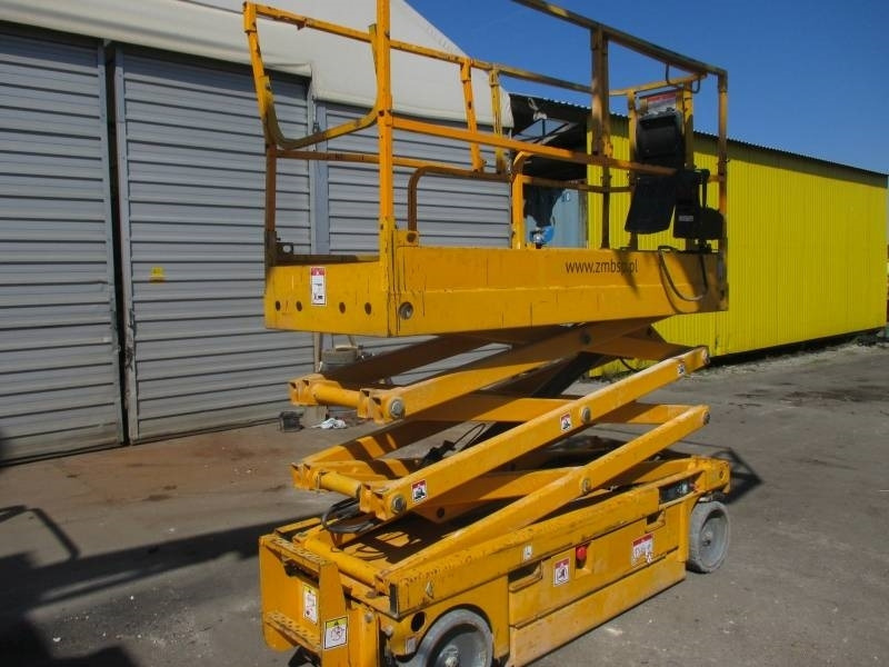 Haulotte Compact 8 - Scissor lift: picture 2 Haulotte Compact 8 - Scissor lift: picture 2