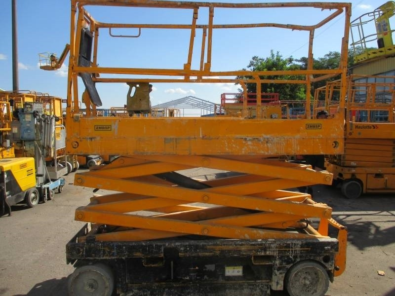 Haulotte Compact 8 - Scissor lift: picture 5 Haulotte Compact 8 - Scissor lift: picture 5