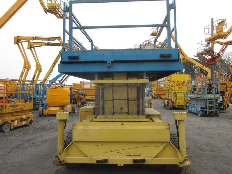 Holland Lift B 165 DL 24 - Scissor lift: picture 4 Holland Lift B 165 DL 24 - Scissor lift: picture 4