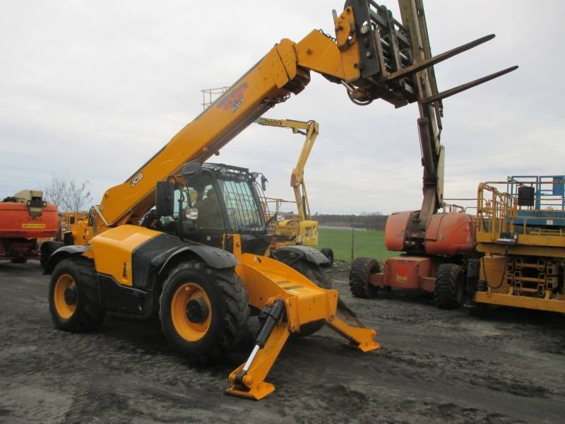JCB 540-140 - Telescopic handler: picture 1 JCB 540-140 - Telescopic handler: picture 1