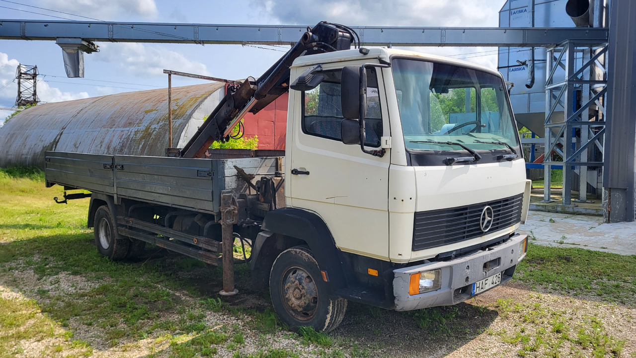 MERCEDES-BENZ 814 HIAB 071 - Crane truck: picture 2 MERCEDES-BENZ 814 HIAB 071 - Crane truck: picture 2