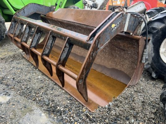 Godet crocodile pour Merlo - Bucket: picture 2 Godet crocodile pour Merlo - Bucket: picture 2