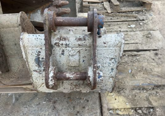 Godet de terrassement - axe 45 mm - Excavator bucket: picture 2 Godet de terrassement - axe 45 mm - Excavator bucket: picture 2