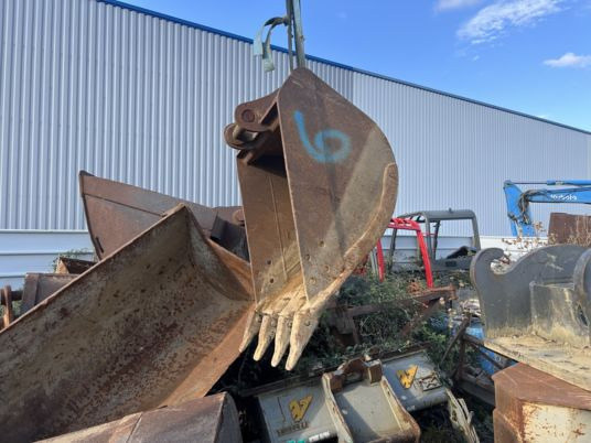 Godet de terrassement axe 50 mm - Excavator bucket: picture 5 Godet de terrassement axe 50 mm - Excavator bucket: picture 5