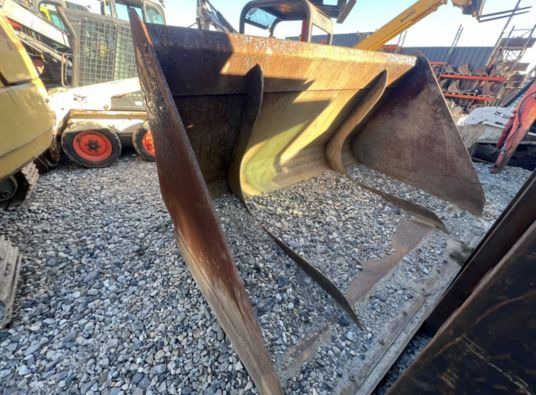 Merlo godet grand volume - Loader bucket: picture 1 Merlo godet grand volume - Loader bucket: picture 1