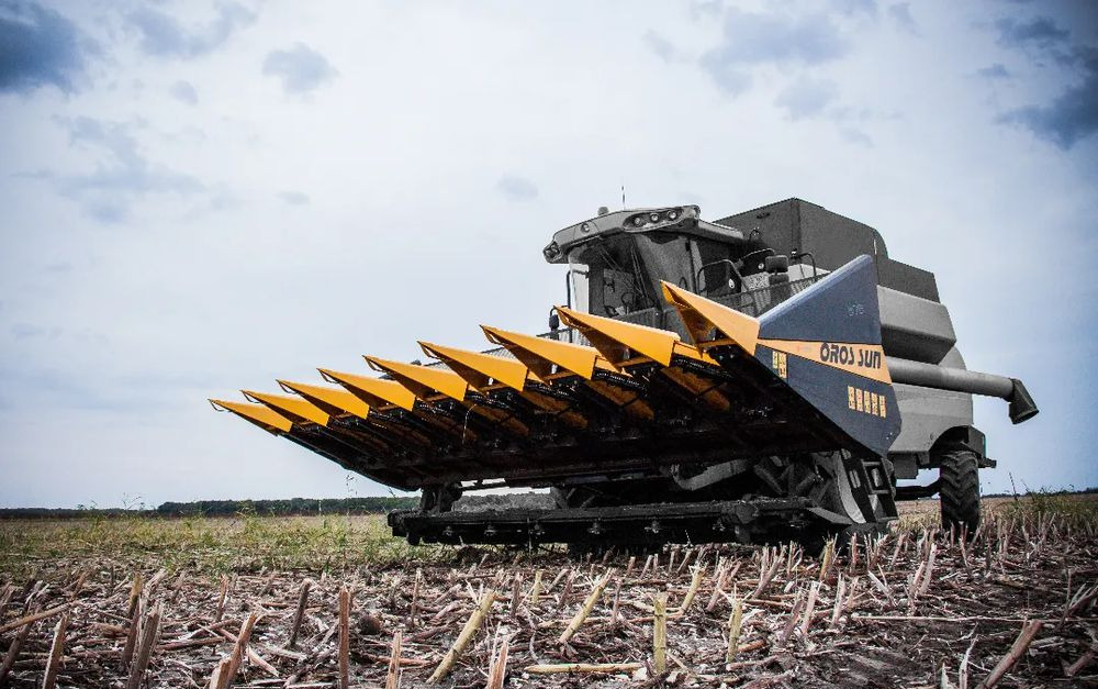 Oros SUN 876 8 rzędowy, Nowe Przystawki do zbioru słonecznika, - Sunflower harvester: picture 1 Oros SUN 876 8 rzędowy, Nowe Przystawki do zbioru słonecznika, - Sunflower harvester: picture 1