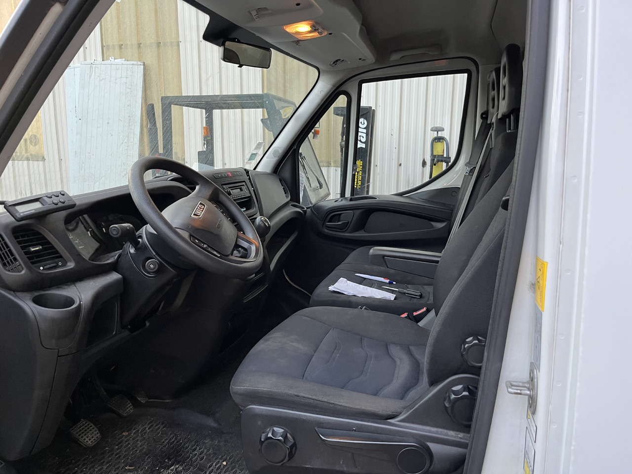 Iveco Daily 35-120 - Refrigerated delivery van: picture 4 Iveco Daily 35-120 - Refrigerated delivery van: picture 4