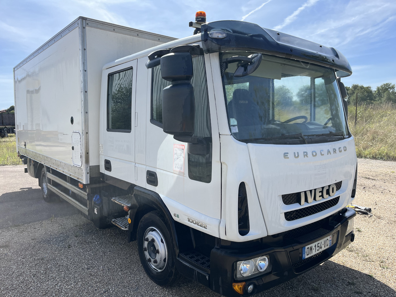 Iveco Eurocargo 100E22 caisse double cabine 7 places - Box truck: picture 3 Iveco Eurocargo 100E22 caisse double cabine 7 places - Box truck: picture 3