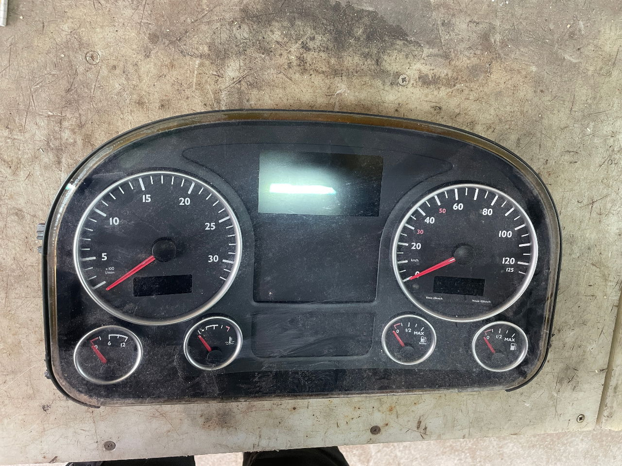 MAN MAN Lions City Kombiinstrument 81.272026224 81272026224 - Electrical system for Truck: picture 1 MAN MAN Lions City Kombiinstrument 81.272026224 81272026224 - Electrical system for Truck: picture 1